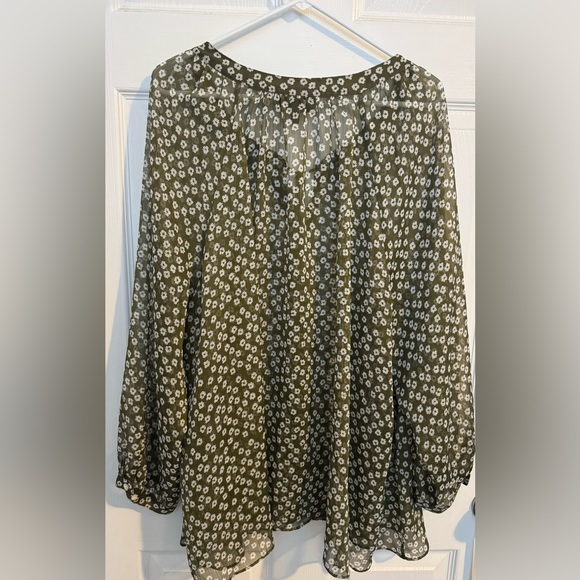 Sheer green floral women’s top sz 22/24 - Picture 2 of 11